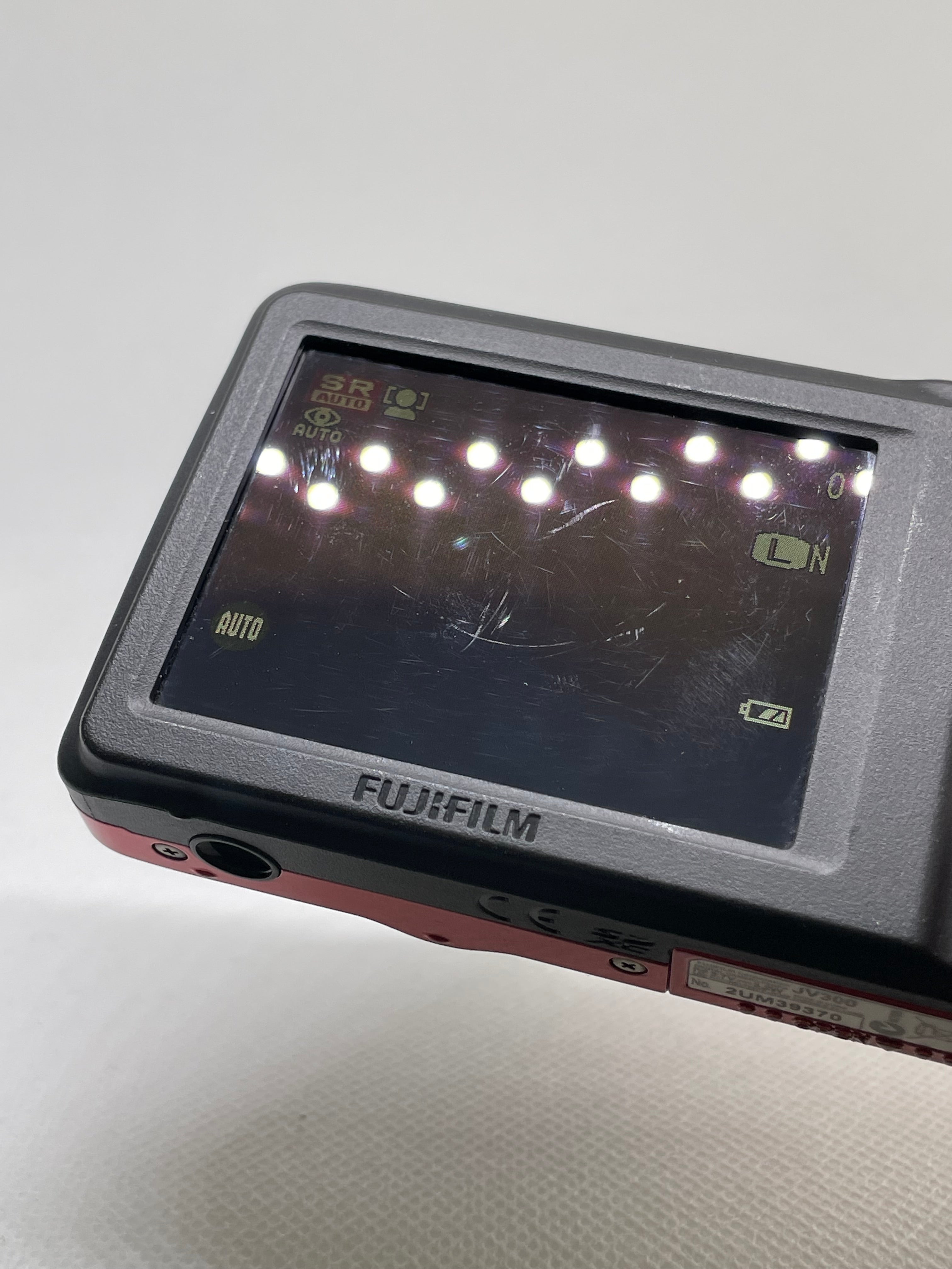 Fujifilm finepix JV300 rouge #1